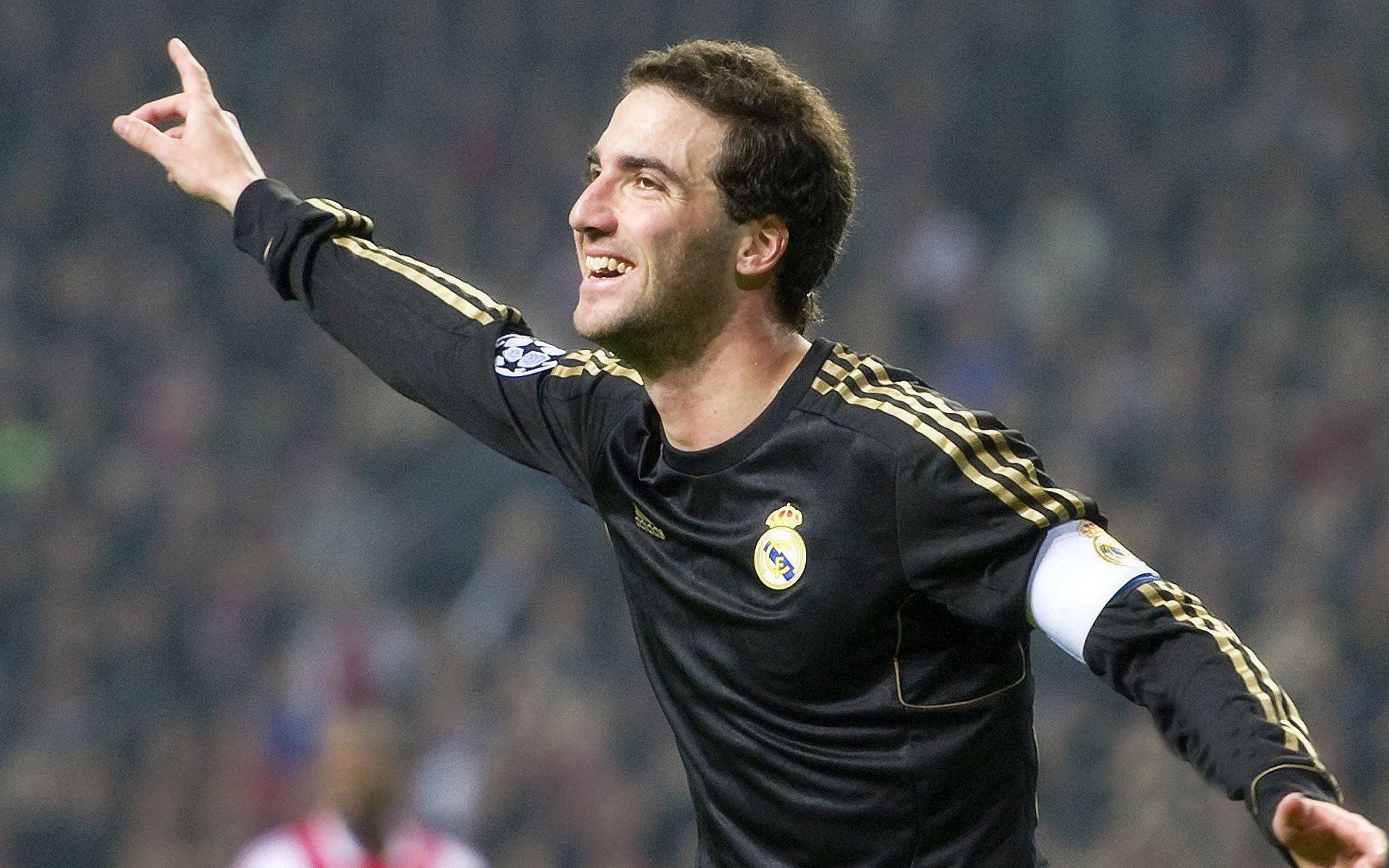 维尼修斯接管年度焦点之战,当洪都拉斯单节拉开塞内加尔,足球的叙事权正在转移