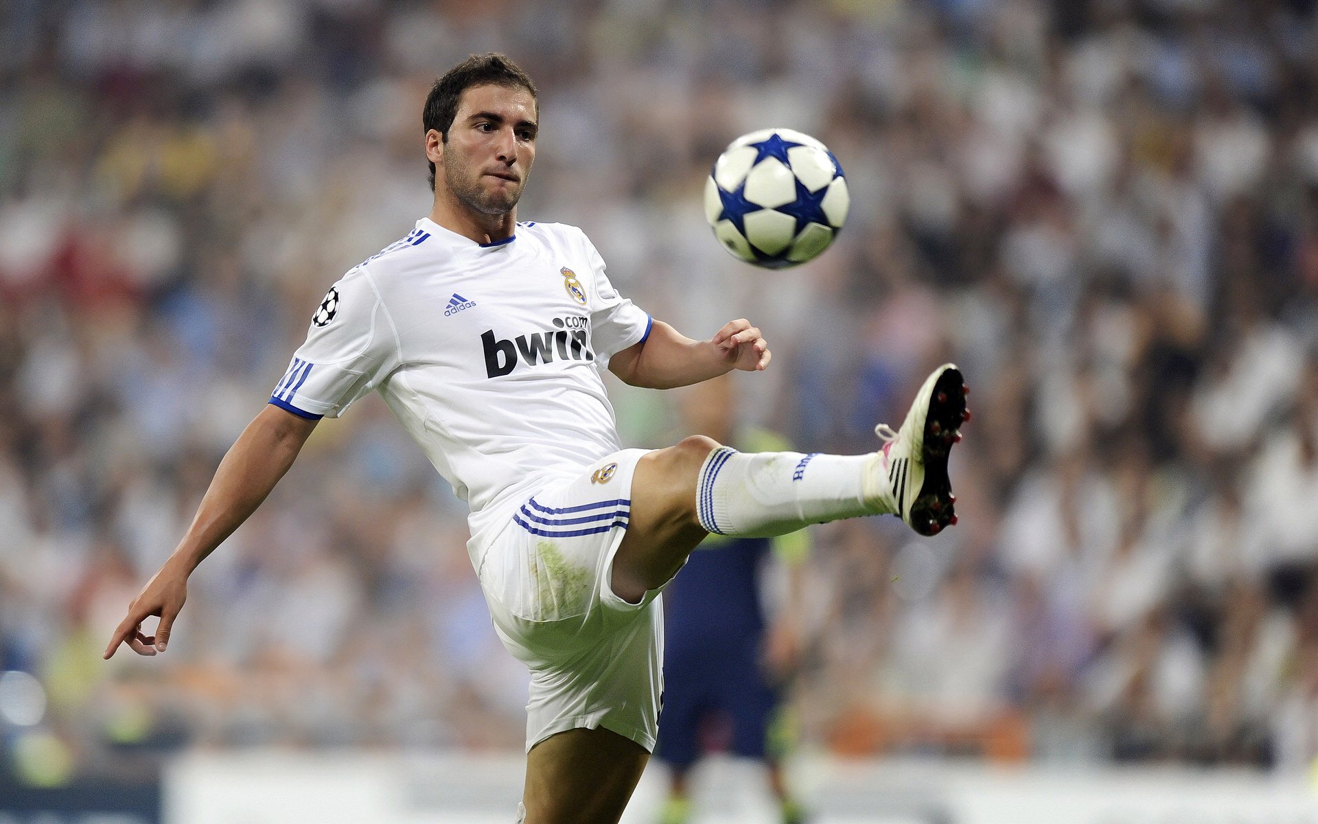 2026世界杯焦点战，雄鹿压哨绝杀雷霆，篮球与足球的时空交响